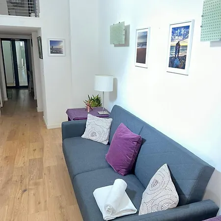 Magnifique Duplex Type Loft Apartment *